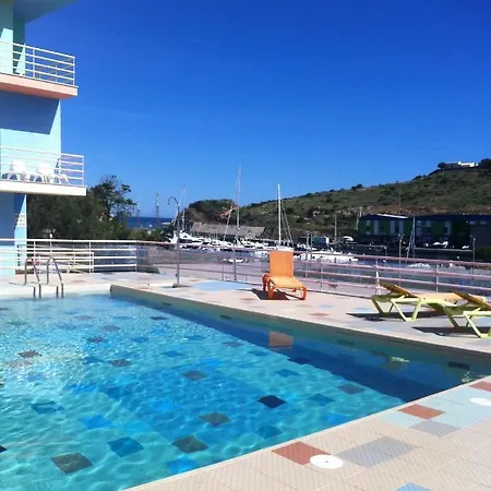 Apartment Marina De T2 Ate 6 Pax Com Piscina E Vista Marina Albufeira